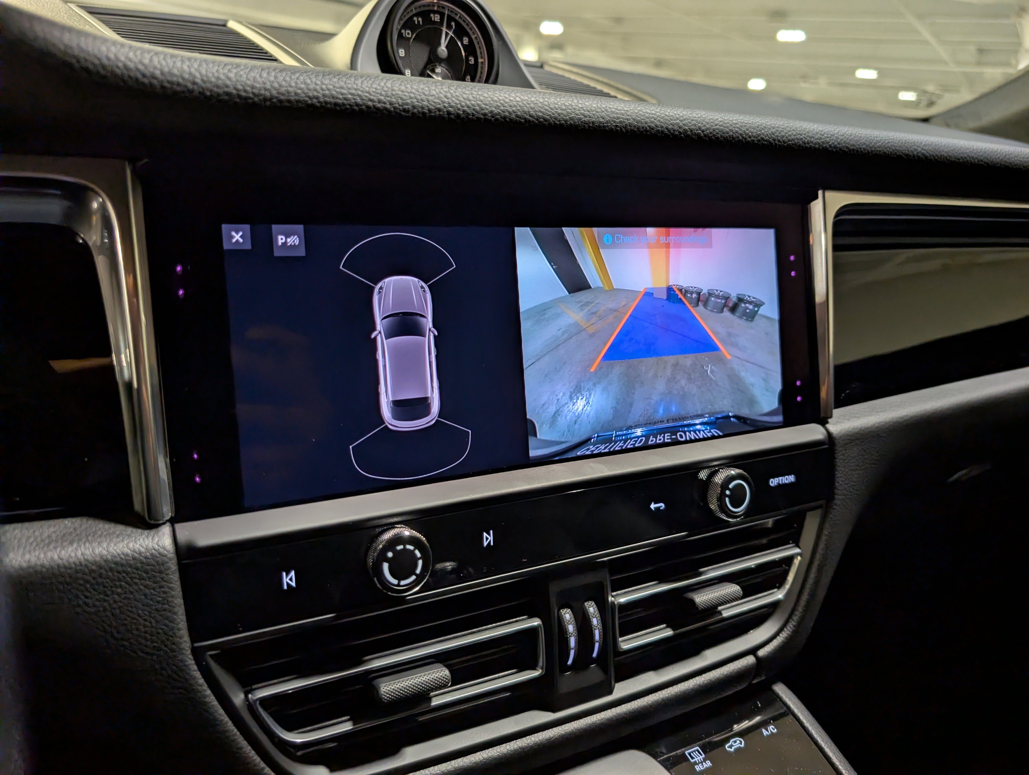 Certified 2025 Porsche Macan image 38