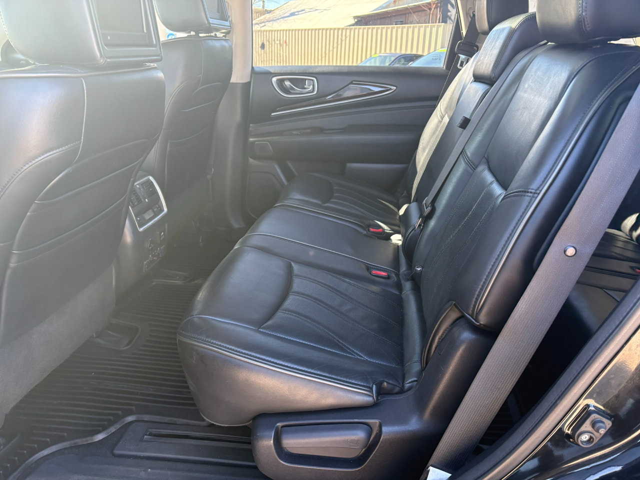 Used 2014 INFINITI QX60 FWD w/ Deluxe Touring Package image 27