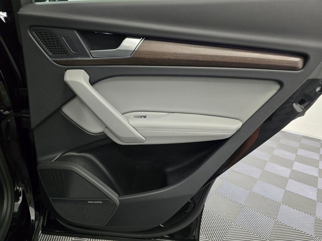 Certified 2025 Audi Q5 2.0T Premium Plus w/ Premium Plus Package image 26