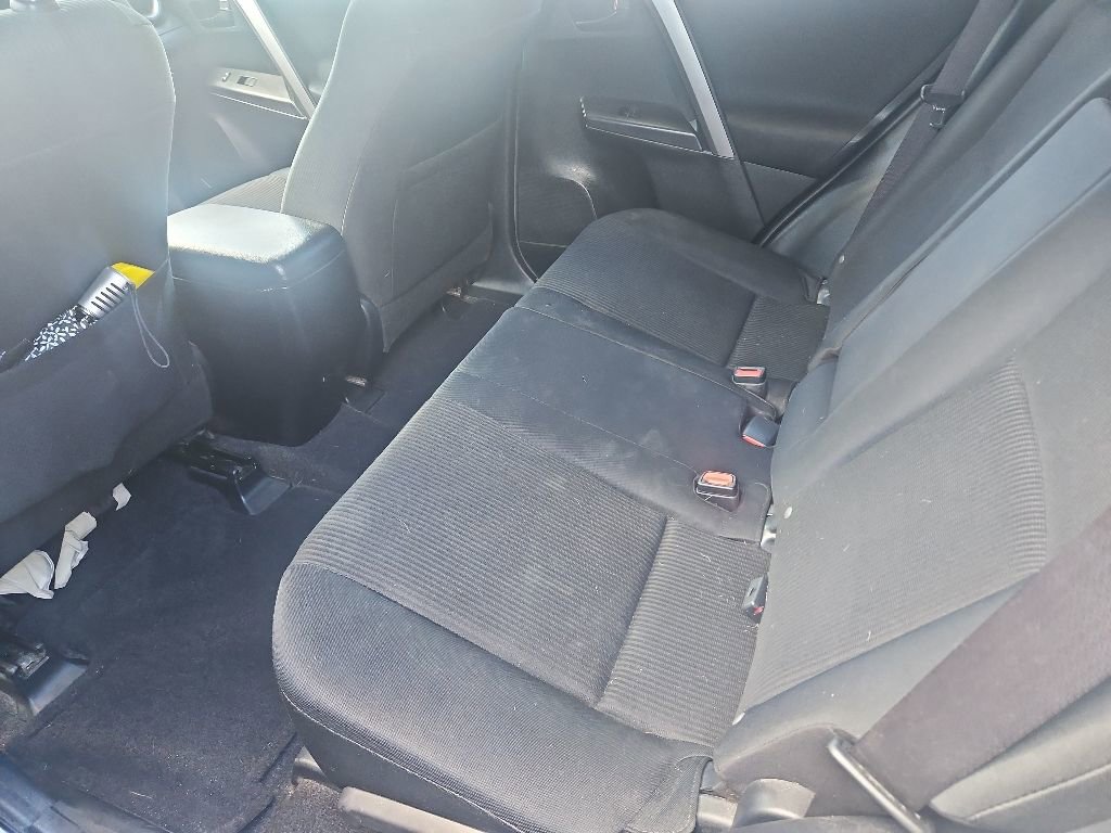 Used 2016 Toyota RAV4 LE AWD/4WD image 8