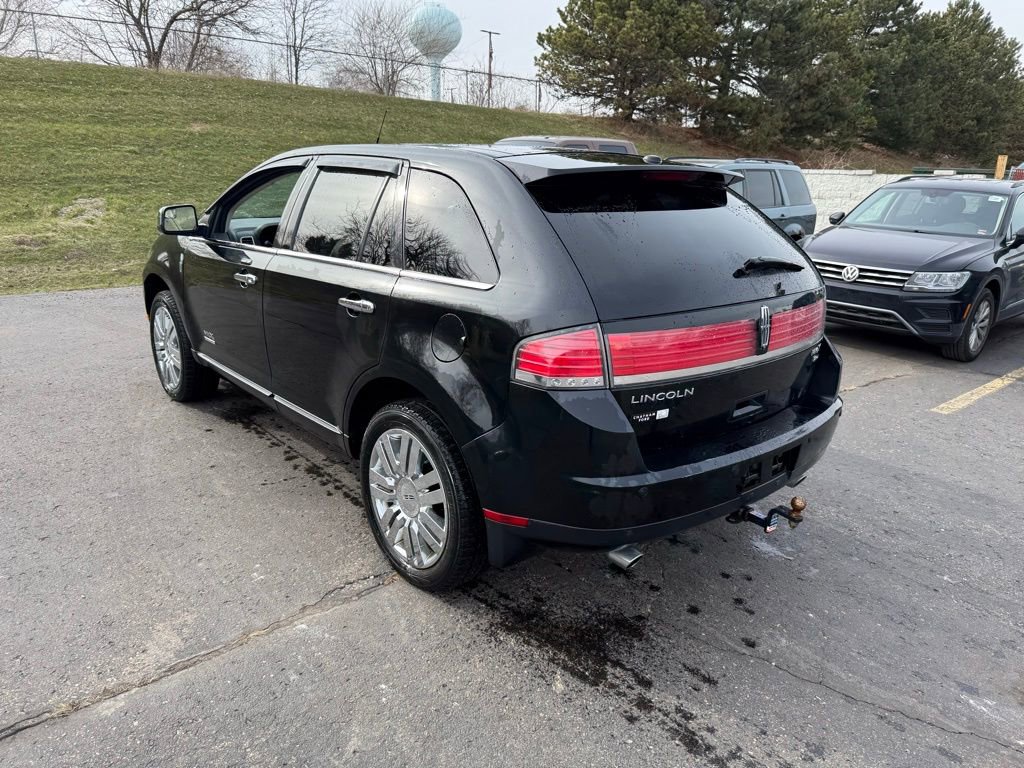 Used 2010 Lincoln MKX AWD image 2