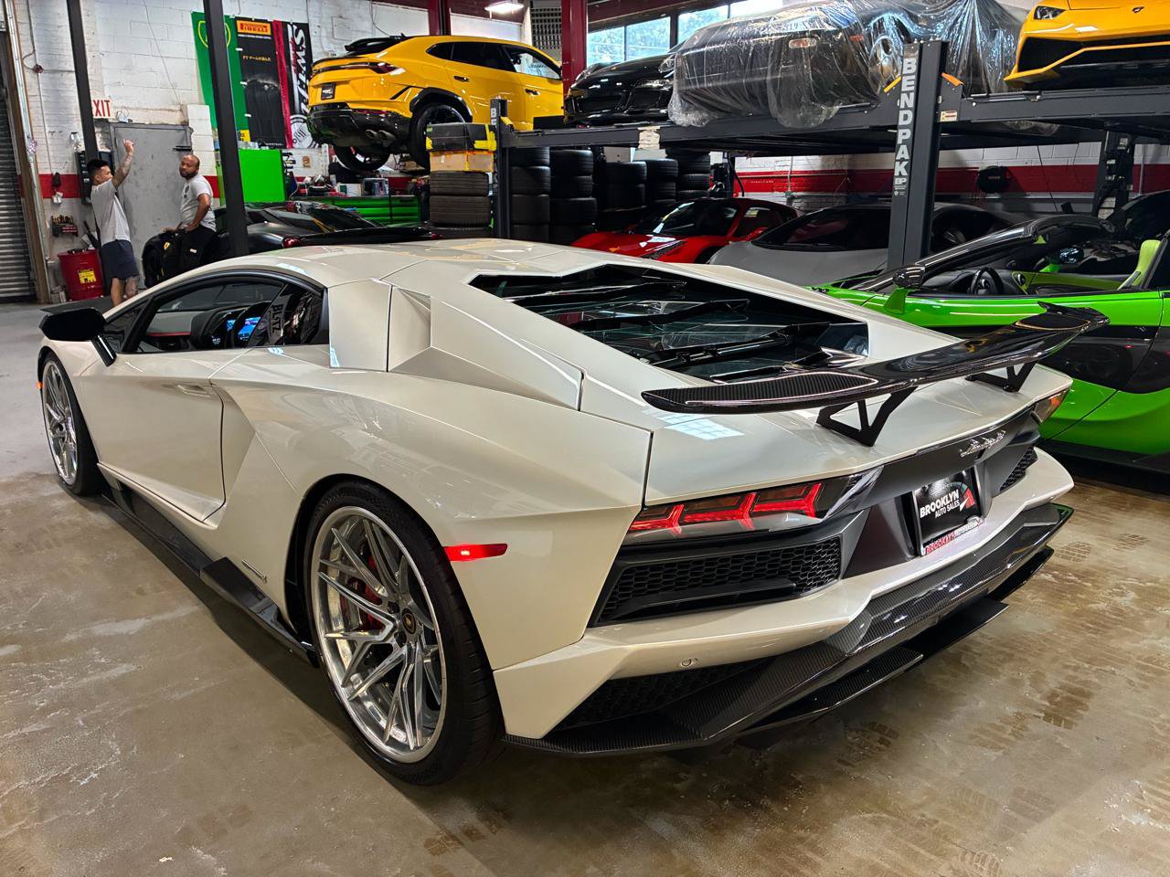 Used 2017 Lamborghini Aventador S AWD/4WD image 14