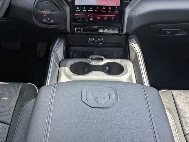New 2026 RAM 2500 Laramie AWD/4WD image 21