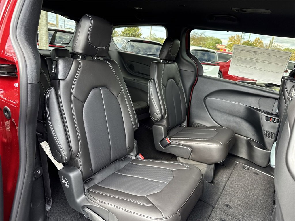New 2026 Chrysler Pacifica Select image 25