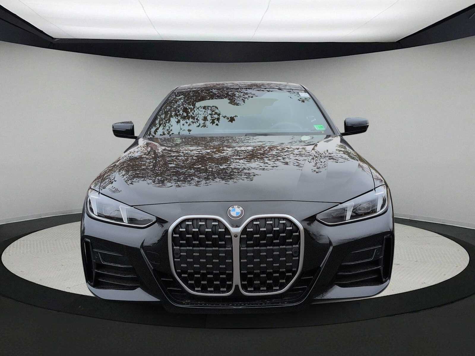 Used 2026 BMW 430i xDrive Coupe w/ M Sport Package AWD/4WD image 3