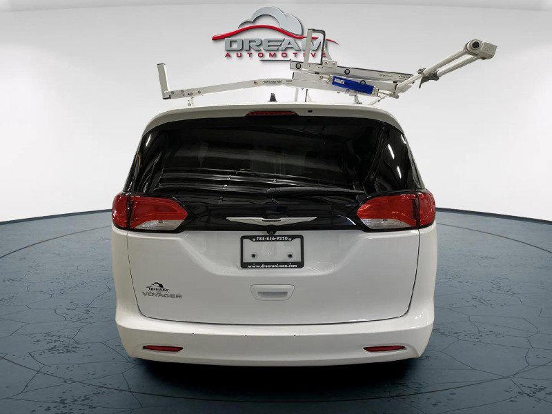 Used 2022 Chrysler Voyager LX FWD image 20