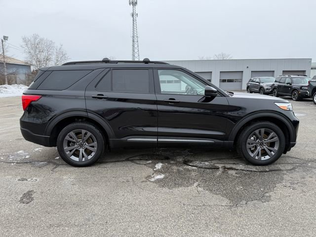 Used 2022 Ford Explorer XLT w/ Equipment Group 202A image 5