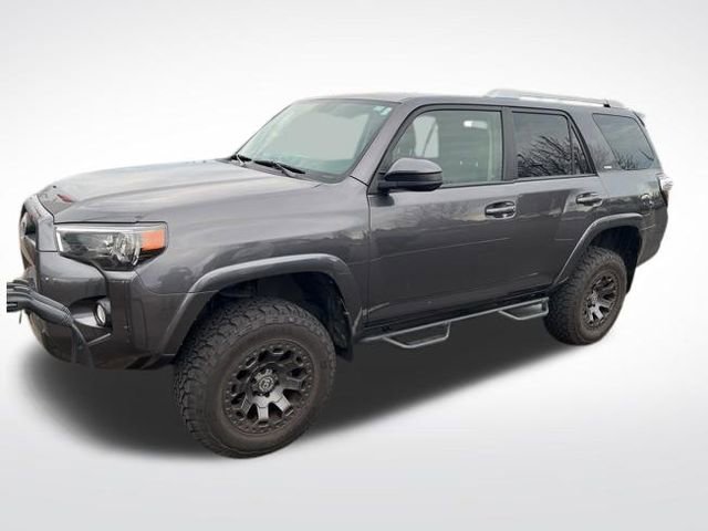 Used 2016 Toyota 4Runner SR5 image 4