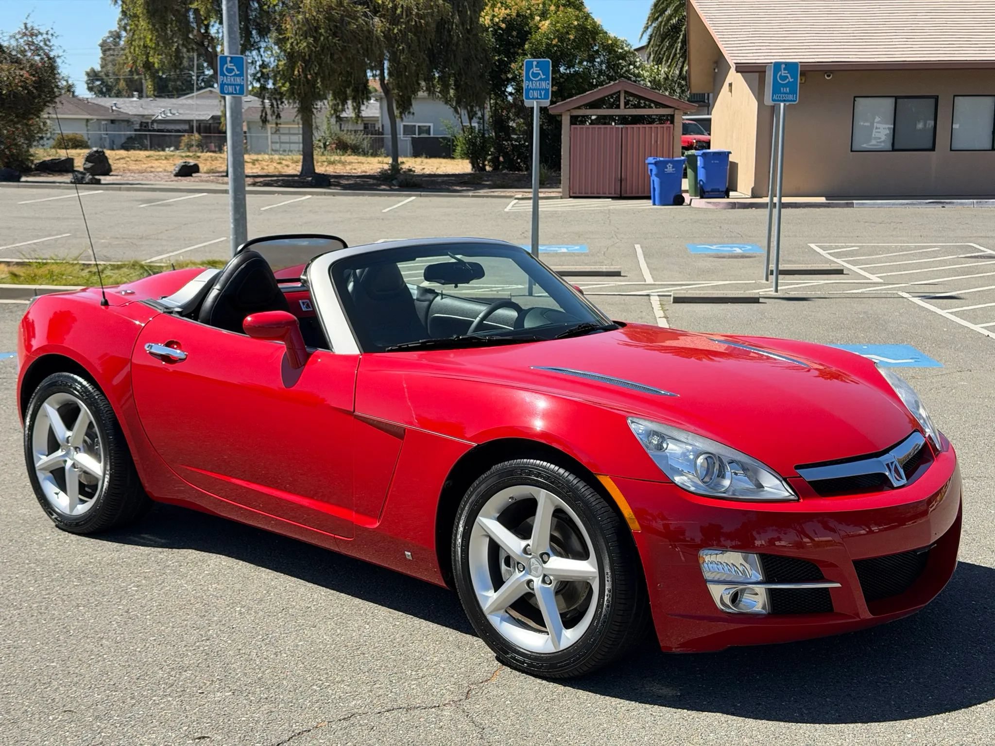 Used 2008 Saturn Sky w/ Premium Trim Package RWD image 6