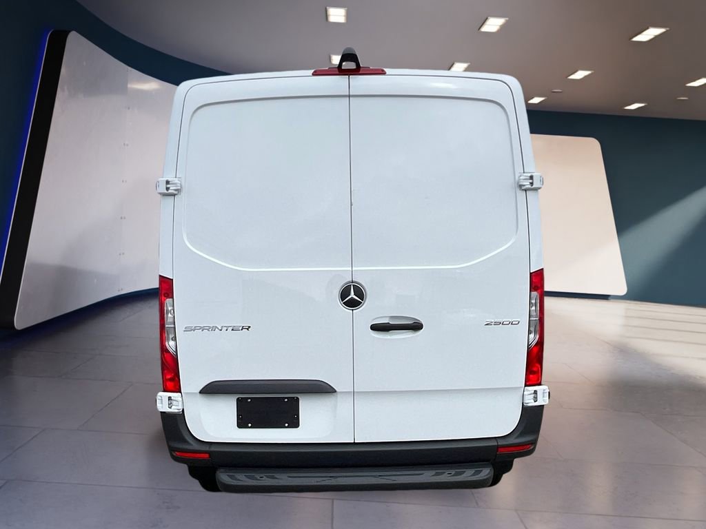 Used 2025 Mercedes-Benz Sprinter 2500 image 3