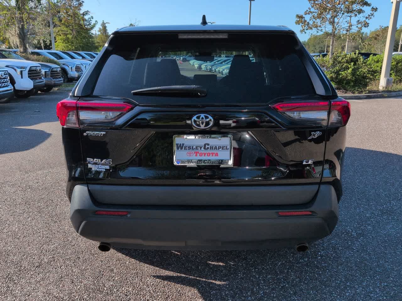 Used 2022 Toyota RAV4 LE FWD image 5