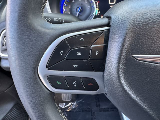 Used 2025 Chrysler Pacifica Select FWD image 23