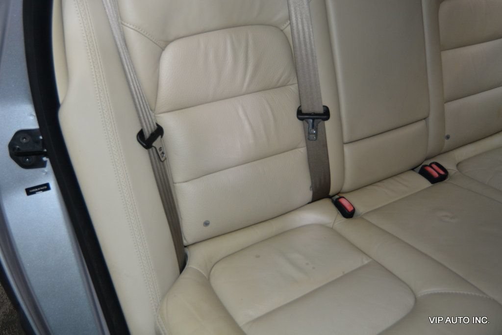 Used 2012 Volvo XC70 3.2 FWD image 24