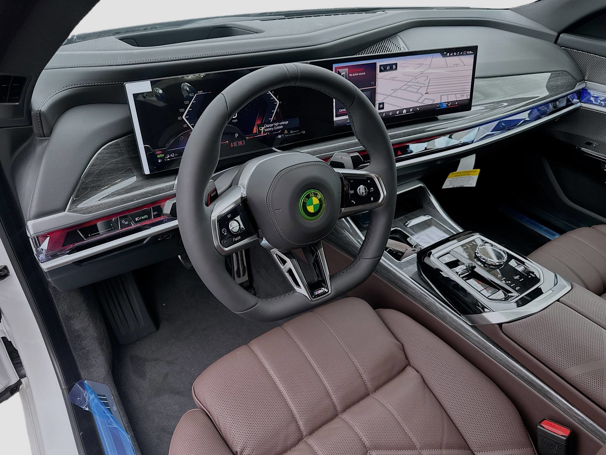New 2026 BMW 750e xDrive w/ Premium Package AWD/4WD image 7