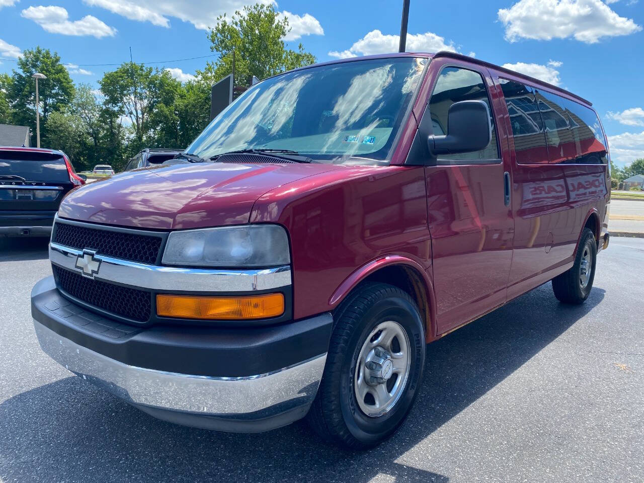 Used 2008 Chevrolet Express 1500 Passenger w/ LT Preferred Equipment Group RWD image 7