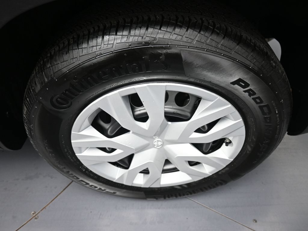 Certified 2022 Toyota Corolla Cross L AWD/4WD image 15
