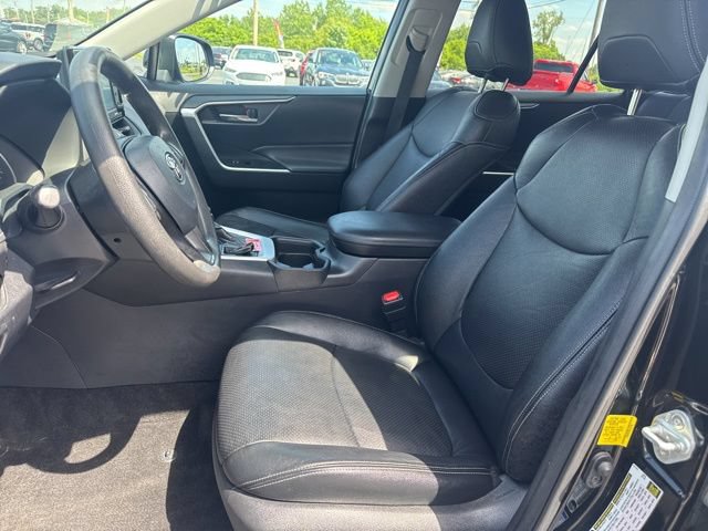 Used 2021 Toyota RAV4 XLE AWD/4WD image 14