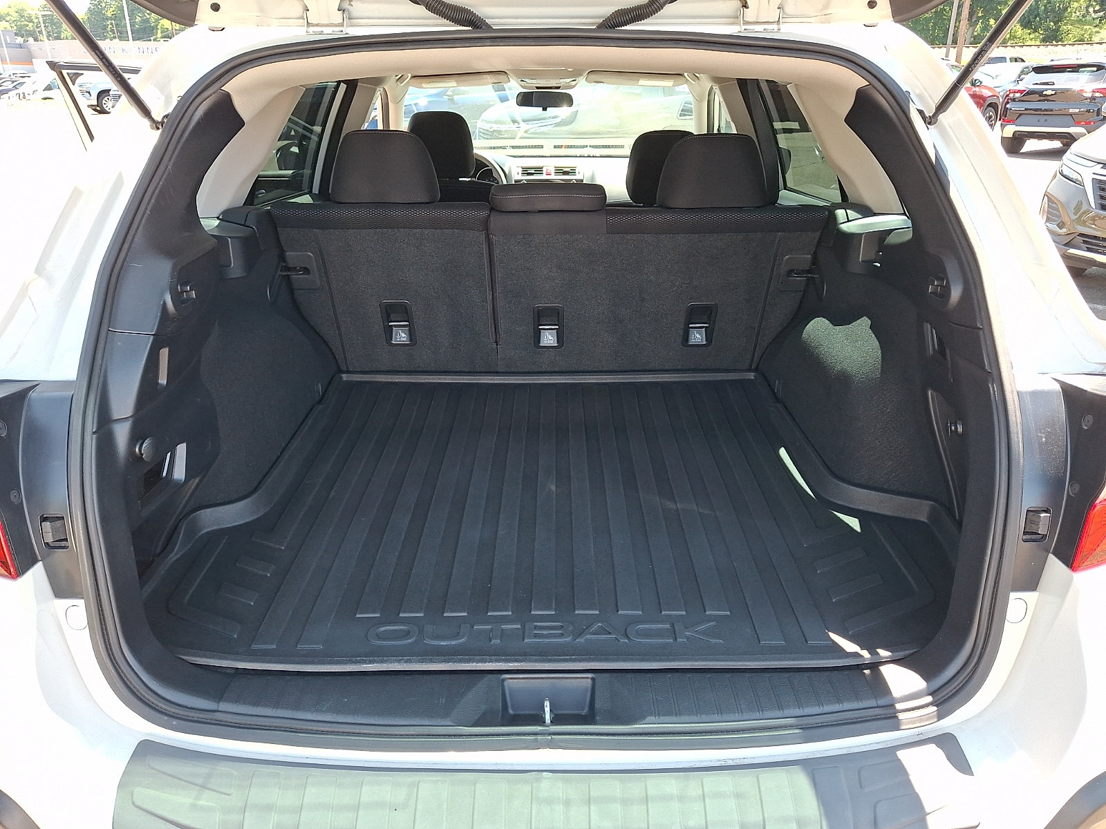 Used 2018 Subaru Outback 2.5i AWD/4WD image 28