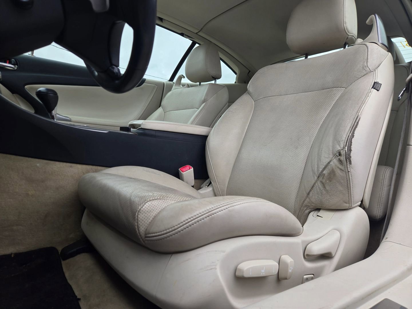 Used 2012 Lexus IS 250C image 10