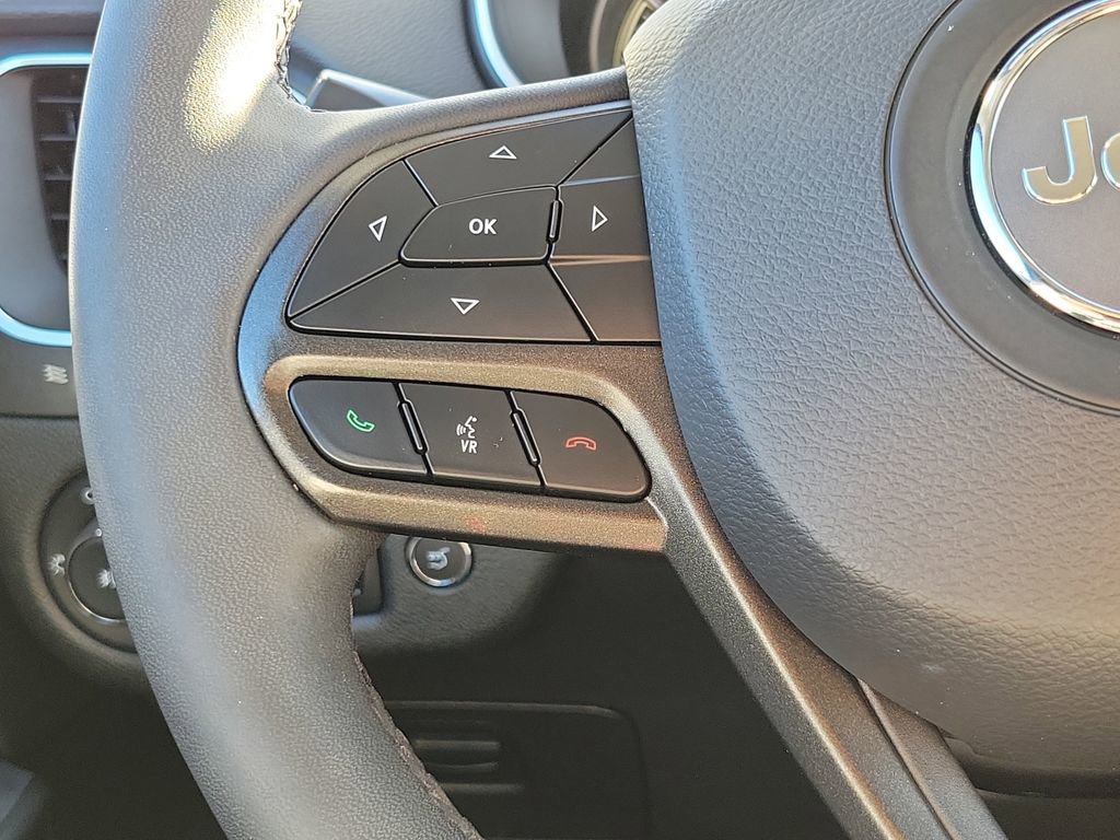 Used 2022 Jeep Cherokee Trailhawk w/ Technology Group B image 13