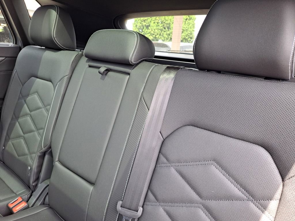 New 2026 Volkswagen Atlas Cross Sport SE image 25