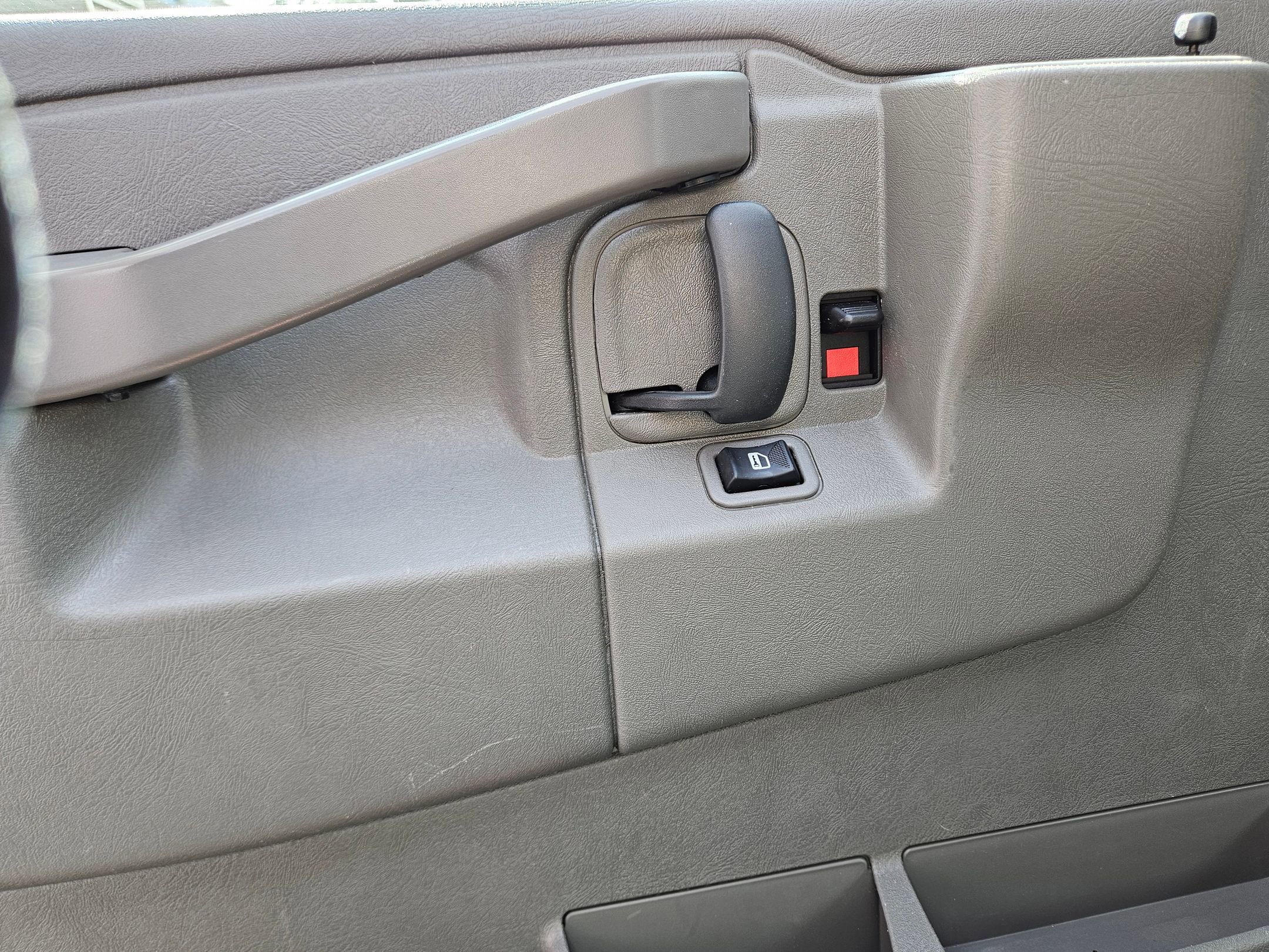 Used 2024 GMC Savana 2500 w/ Driver Convenience Package image 17