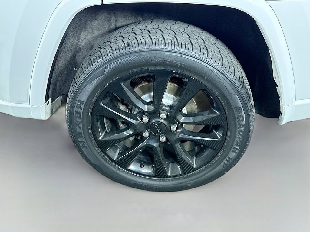 Used 2019 Jeep Grand Cherokee Altitude AWD/4WD image 36