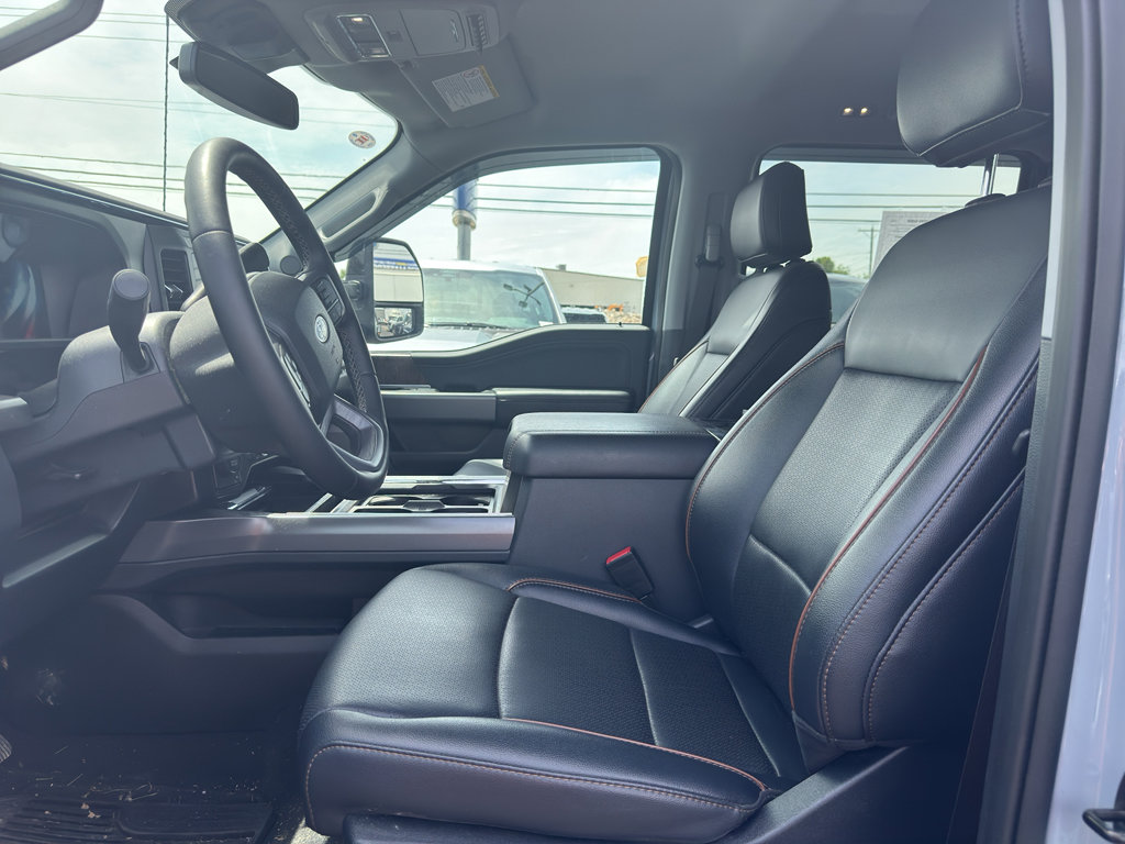 Used 2025 Ford F350 Lariat AWD/4WD image 9