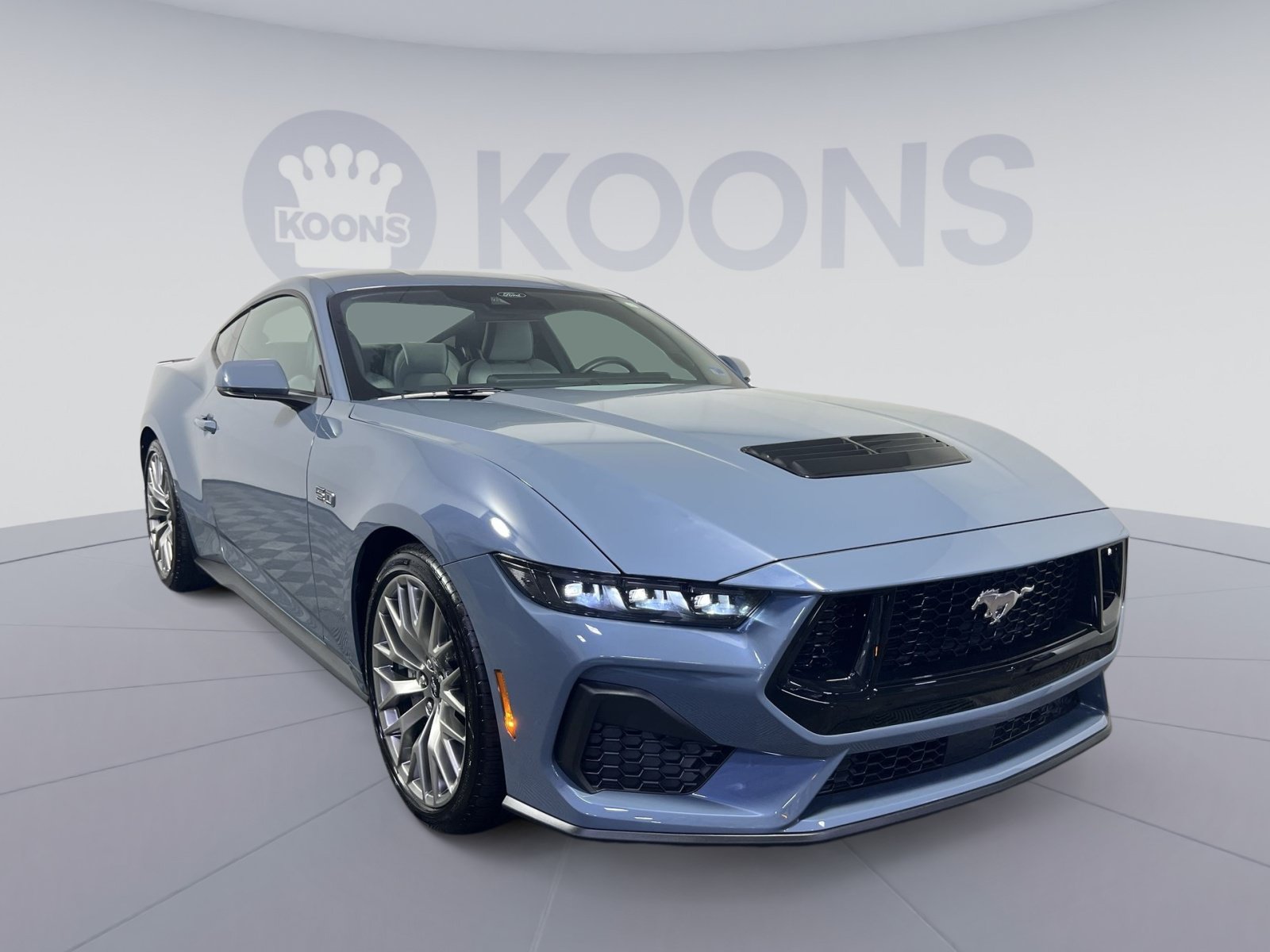 Used 2025 Ford Mustang GT Premium RWD image 2