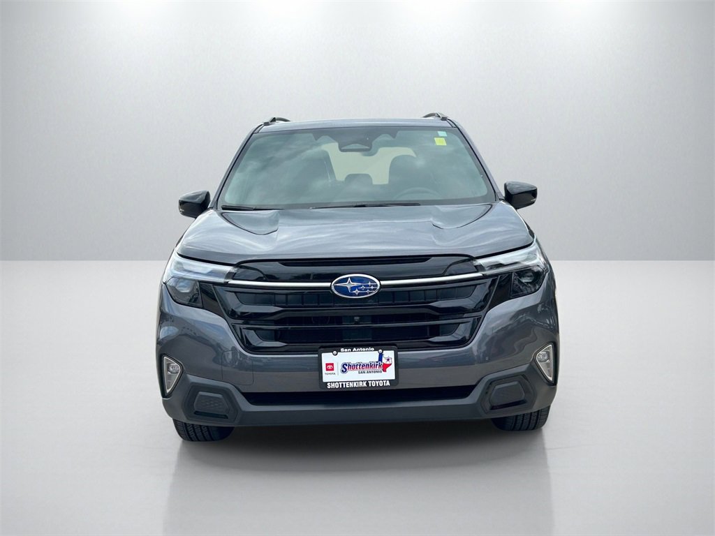 Used 2025 Subaru Forester Touring image 2