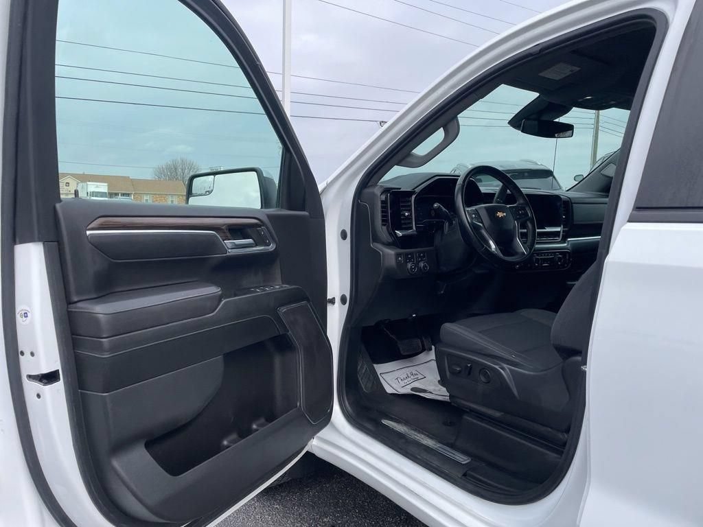 Used 2023 Chevrolet Silverado 1500 LT w/ Protection Package AWD/4WD image 18
