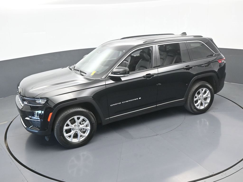Used 2024 Jeep Grand Cherokee Limited w/ Luxury Tech Group II image 55