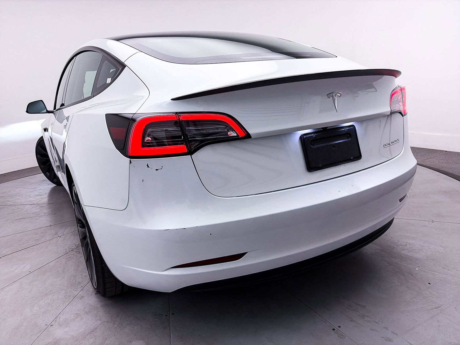 Used 2023 Tesla Model 3 Performance image 4