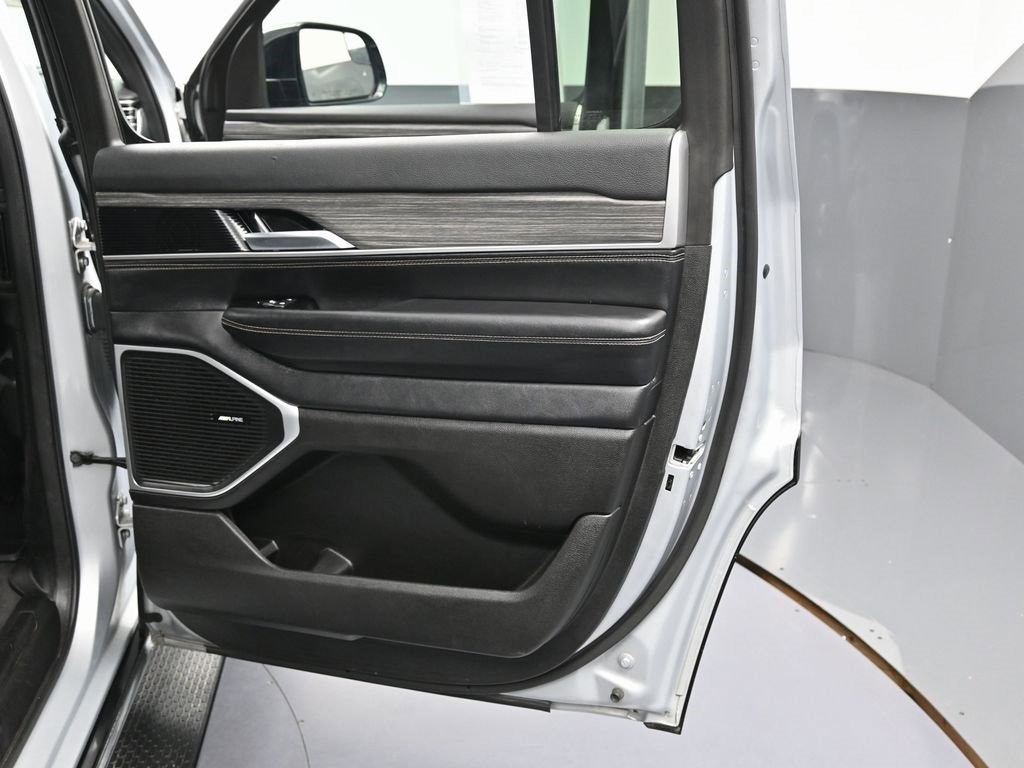 Used 2024 Jeep Wagoneer Series II w/ Flexible Seating Group image 42