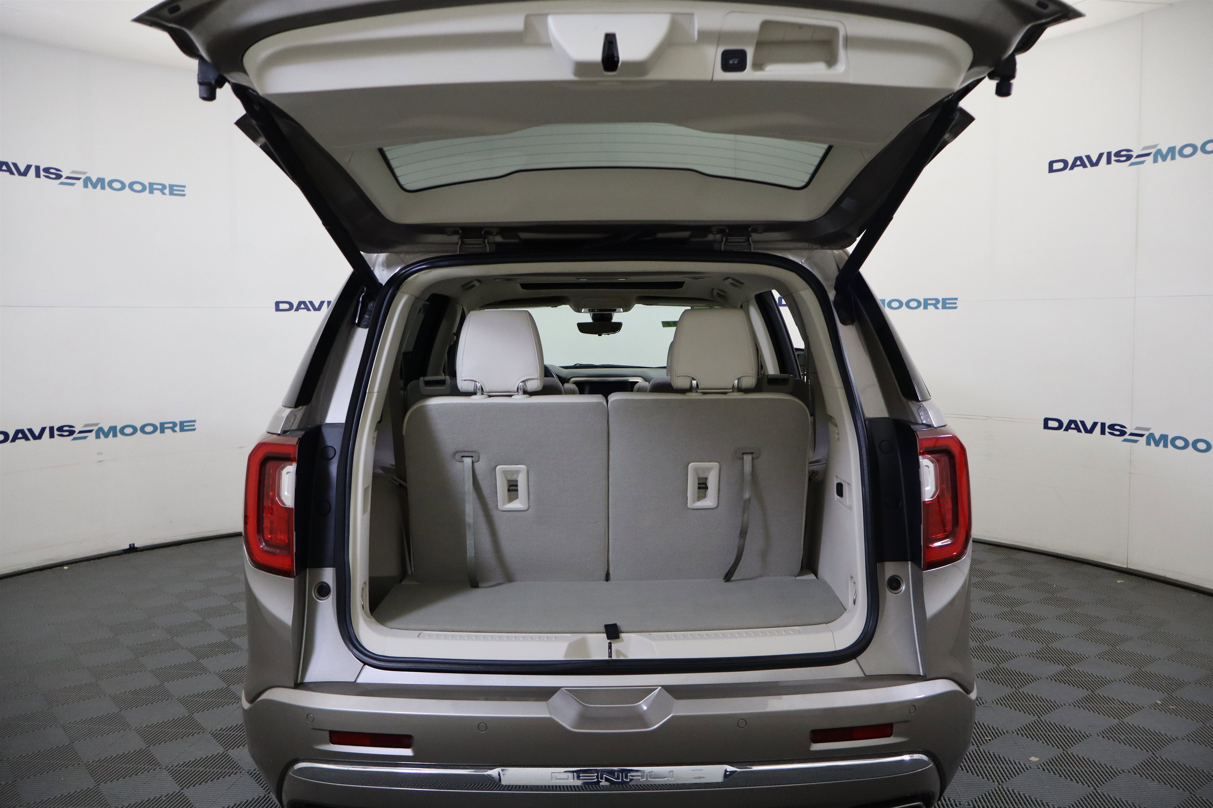 Used 2022 GMC Acadia Denali w/ Denali Ultimate Package image 8