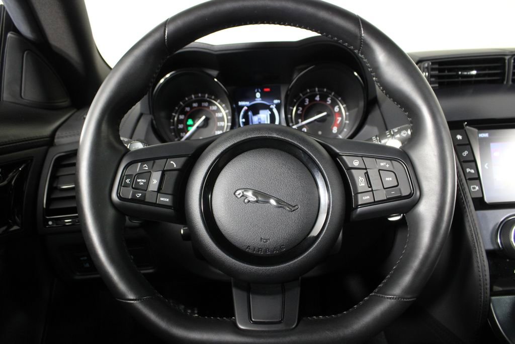 Used 2018 Jaguar F-TYPE Coupe image 7