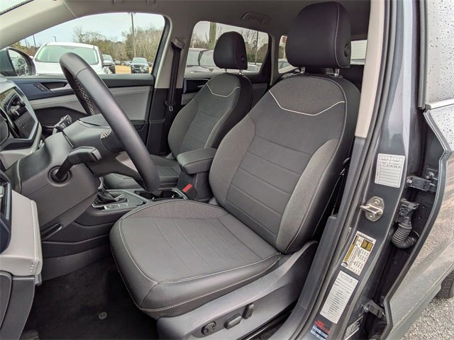 Used 2024 Volkswagen Taos SE image 11