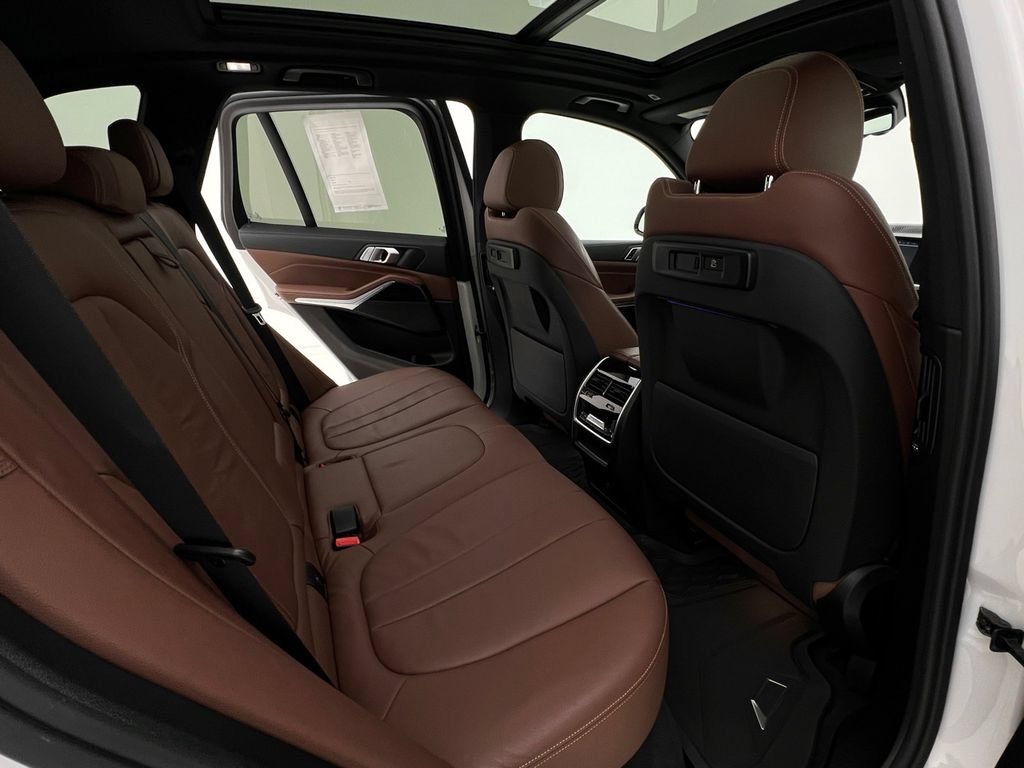 Used 2019 BMW X5 xDrive40i w/ Convenience Package AWD/4WD image 14