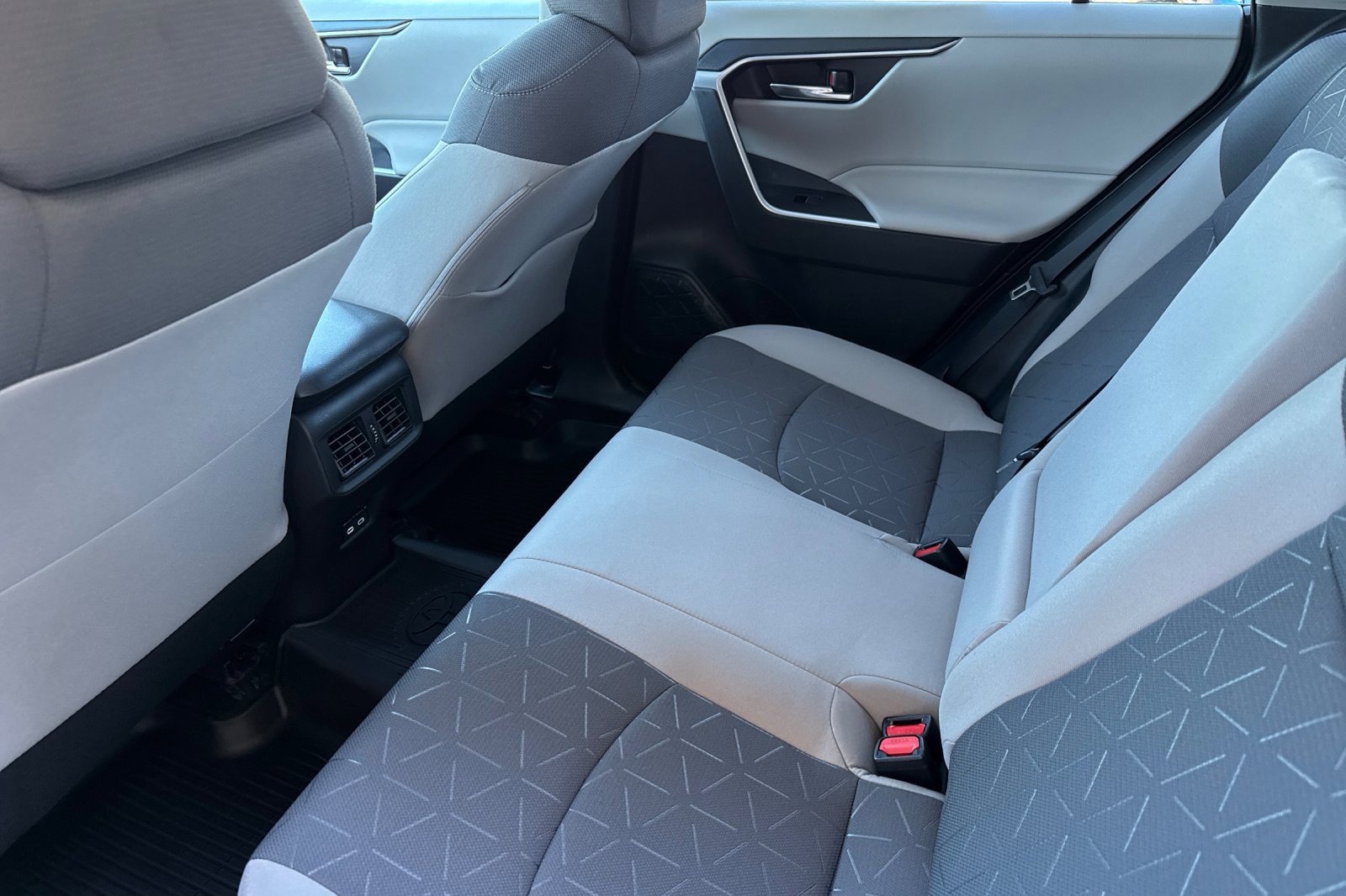 New 2025 Toyota RAV4 XLE image 12