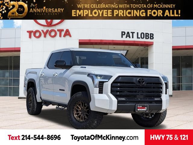 Used 2025 Toyota Tundra Limited AWD/4WD image 1