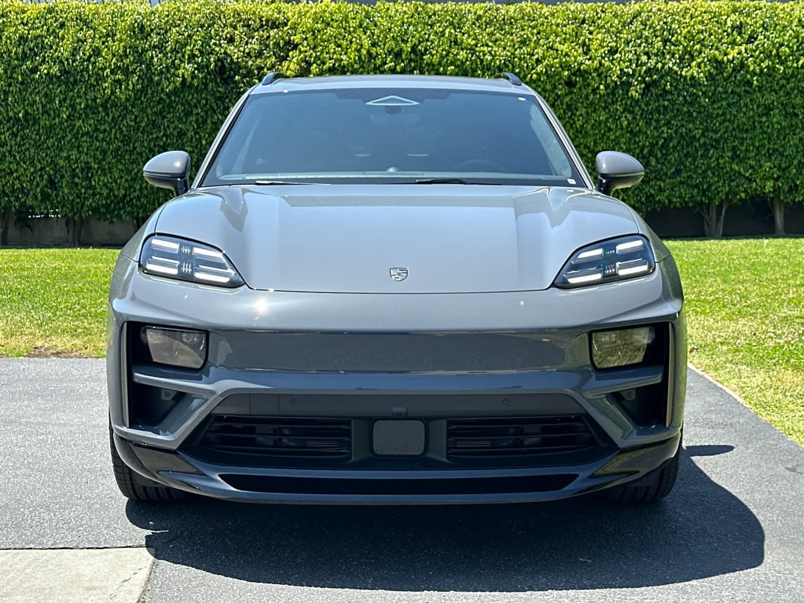 New 2026 Porsche Macan Turbo Electric AWD/4WD image 11