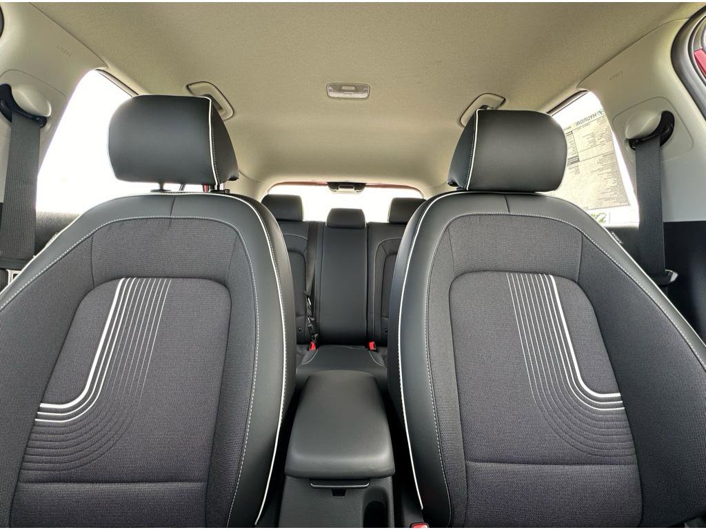 Used 2024 Hyundai Venue Limited image 10