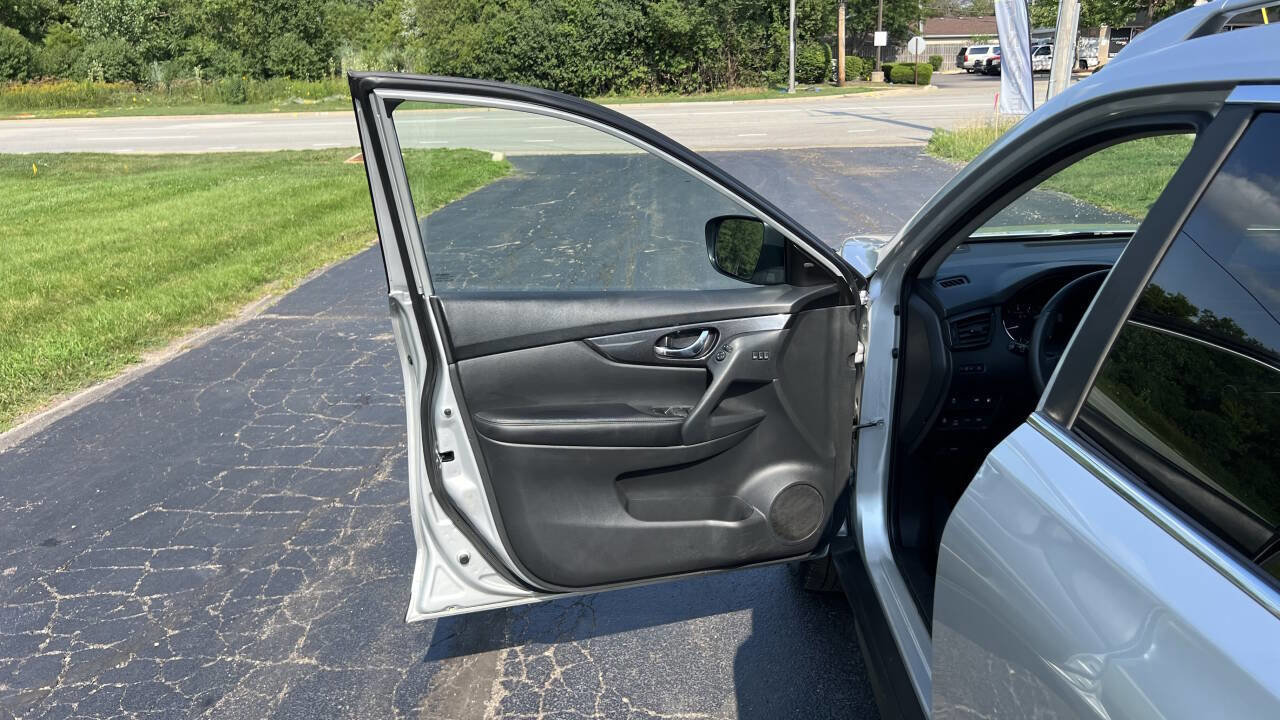 Used 2018 Nissan Rogue SV w/ Premium Package image 31