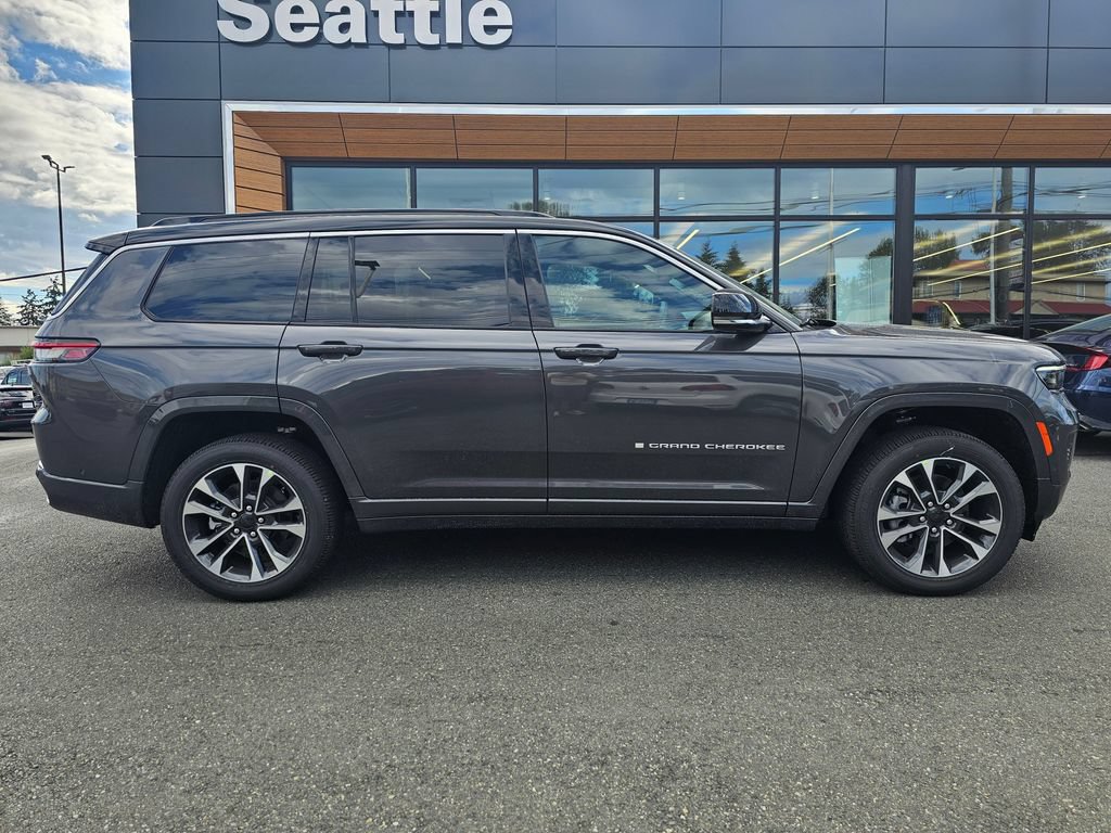 New 2024 Jeep Grand Cherokee L Overland w/ Advanced Protech Group III AWD/4WD image 9