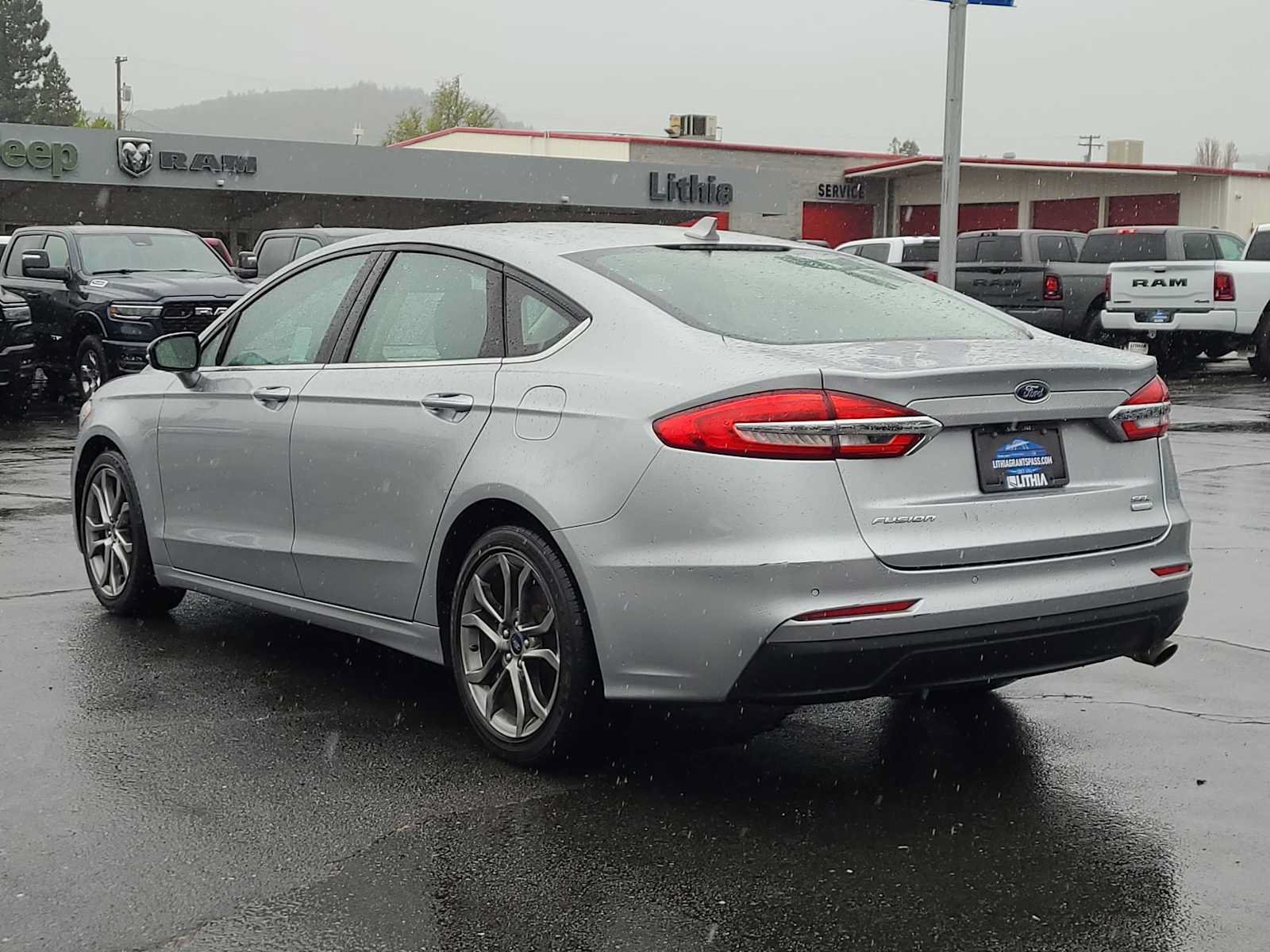 Used 2020 Ford Fusion SEL FWD image 12