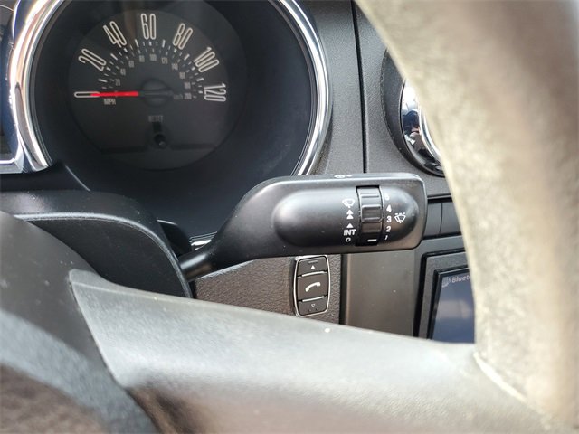 Used 2005 Ford Mustang Deluxe image 14