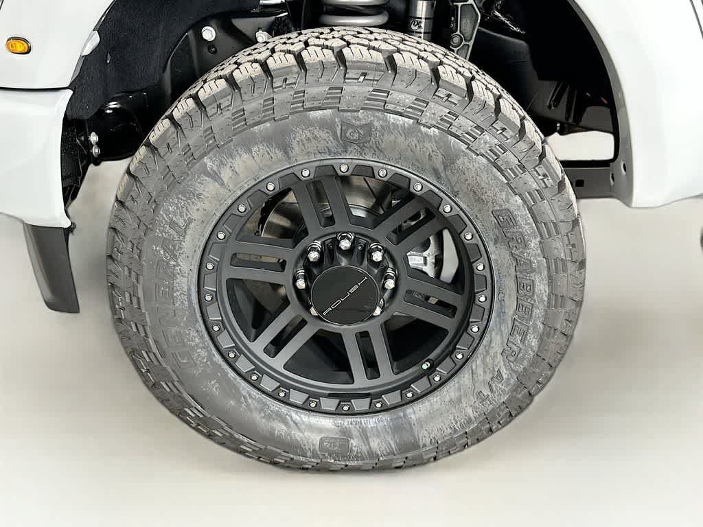 New 2026 Ford F250 Lariat w/ Black Appearance Package AWD/4WD image 8