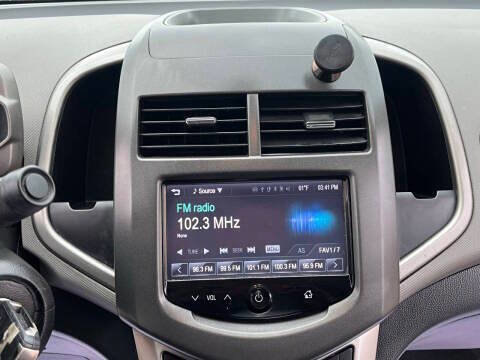 Used 2016 Chevrolet Sonic LT image 11