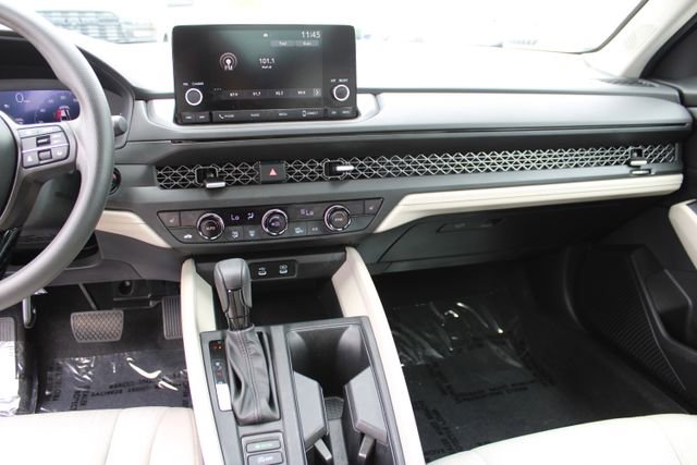 Used 2023 Honda Accord EX image 13