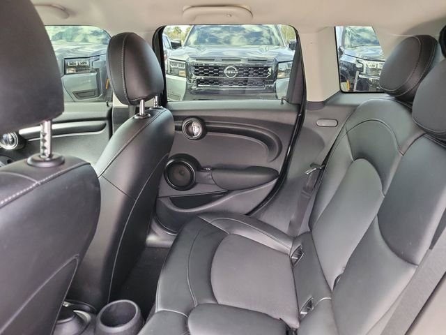 Used 2017 MINI Cooper 4-Door Hardtop image 26